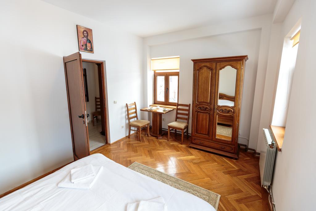 Hôtel Casa Macrina à Miclauseni Extérieur photo